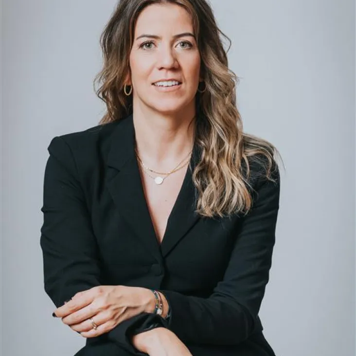 Rita Albuquerque Listing Director, Euronext Lsibon