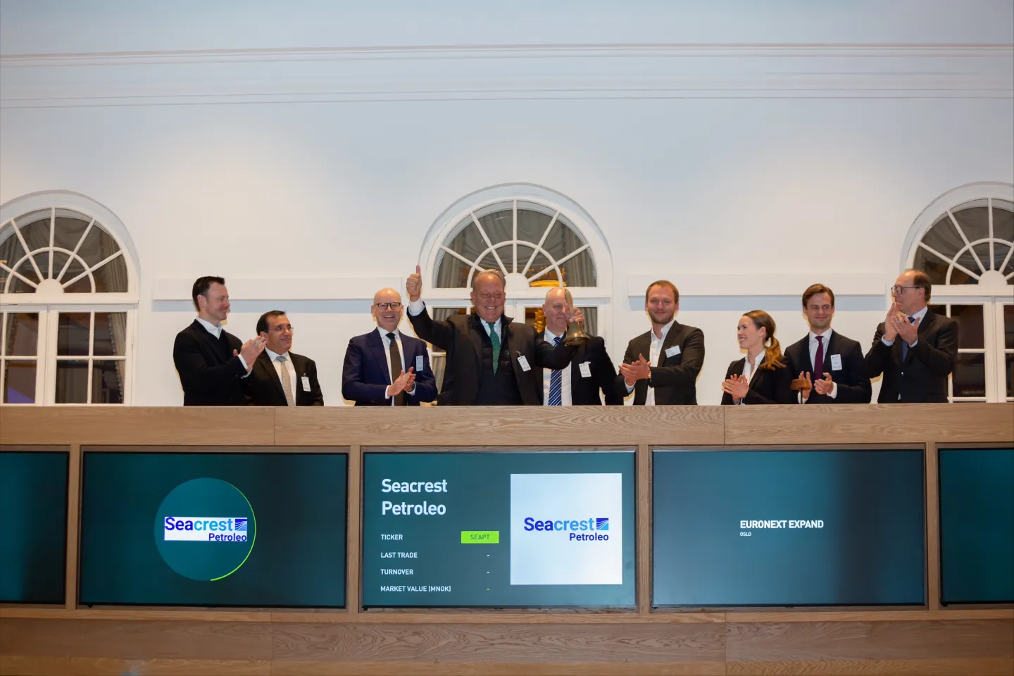 Seacrest Petroleo ringing the bell at Oslo Børs