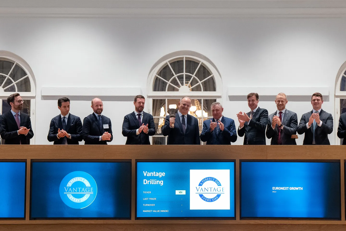 Ihab Toma, CEO of Vantage Drilling, rang the bell when visiting Euronext Oslo Børs last week. The company was welcomed by Øivind Amundsen, CEO of Euronext Oslo Børs, and Eirik Høiby Ausland, Head of Listing at Euronext Oslo Børs. 