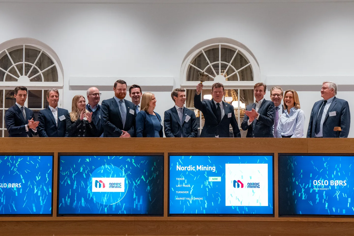 Ivar S. Fossum, CEO of Nordic Mining, rang the bell today to celebrate the company’s uplisting to the main market, Euronext Oslo Børs. The company was welcomed by Øivind Amundsen, CEO of Euronext Oslo Børs.  (Photo: Thomas Brun | NTB)