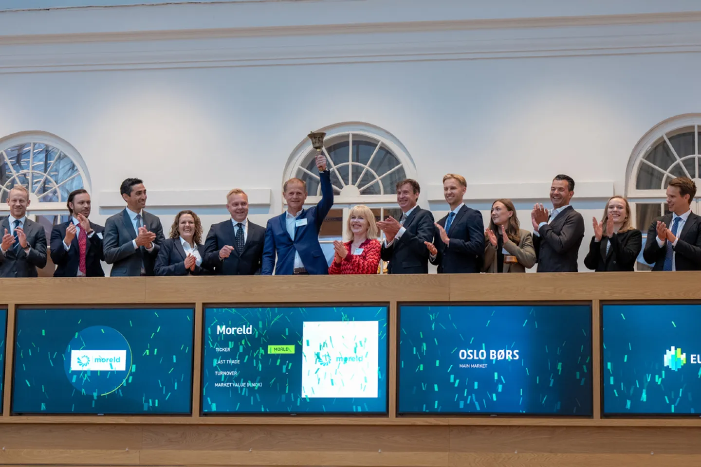 Geir Austigard, CEO of Moreld, rang the bell this morning to celebrate the transfer to Euronext Oslo Børs. The company was welcomed by Øivind Amundsen, CEO of Euronext Oslo Børs and Eirik Høiby Ausland, Head of Listing Nordics, Euronext. (Photo: Thomas Brun | NTB).