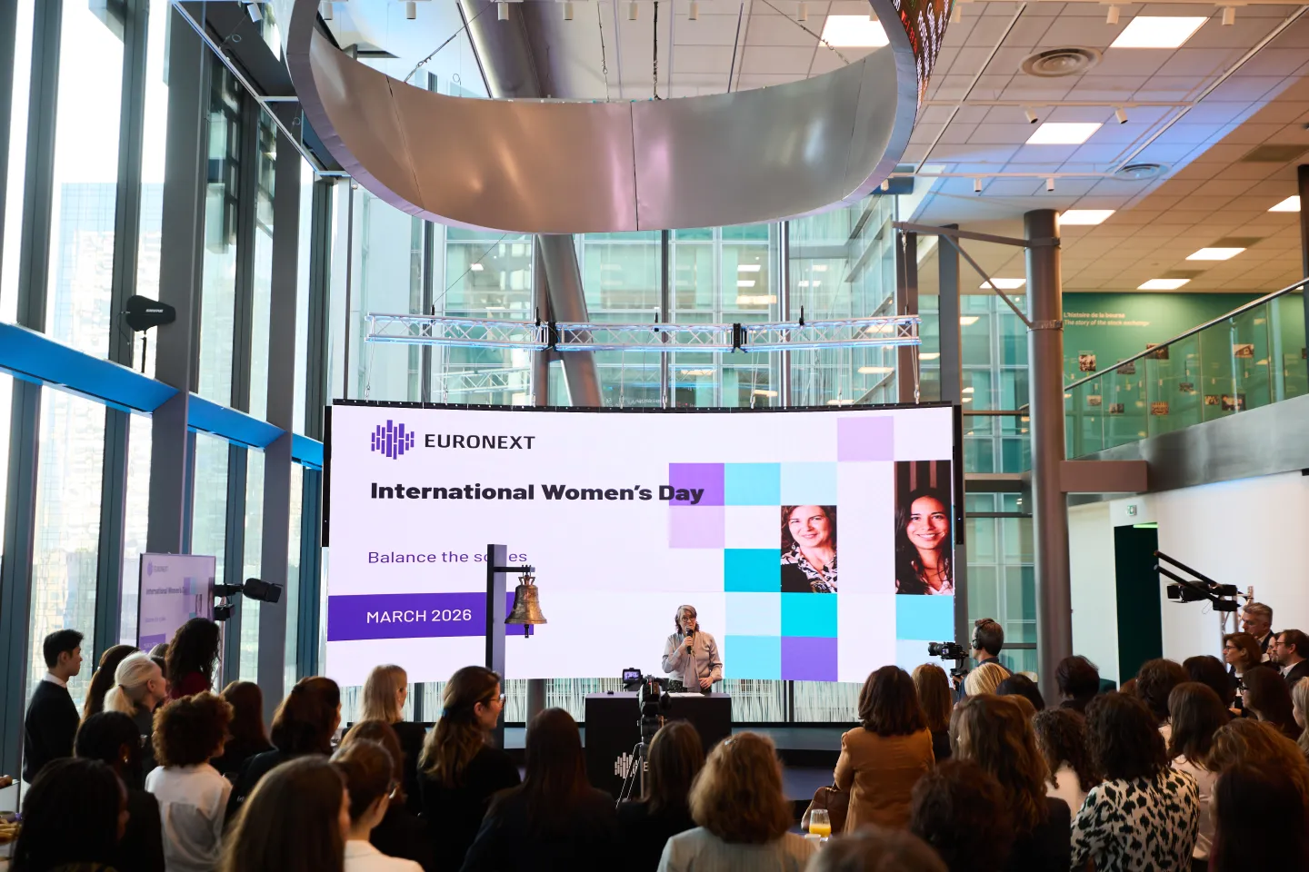 international_women_day_Paris-_2026_euronext_100.jpg