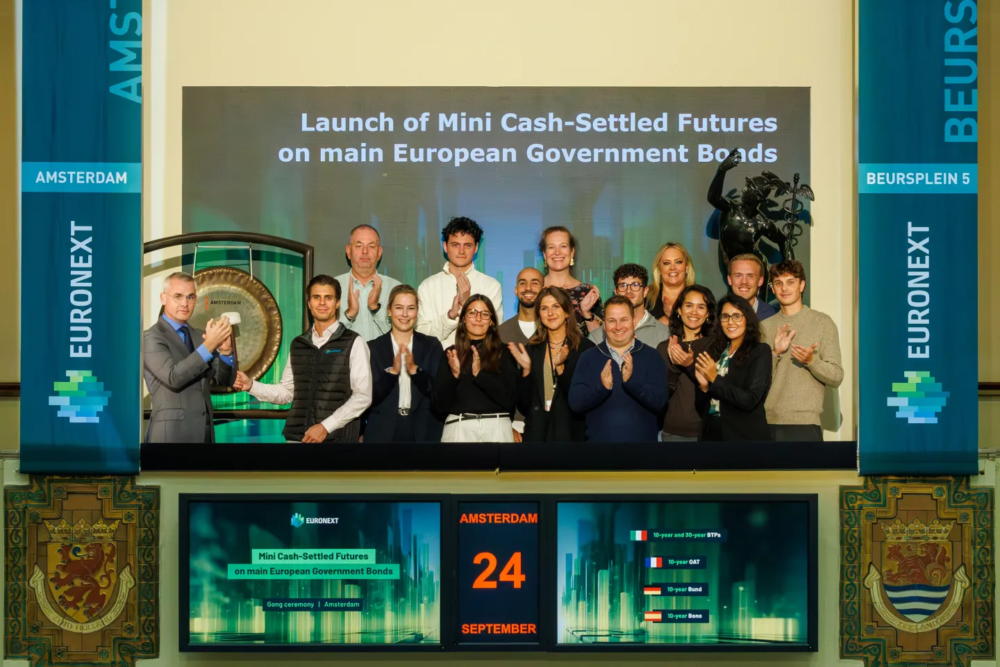 Gong ceremony at Euronext Amsterdam (24 Sept 2025) - Launch of Mini Bond Futures