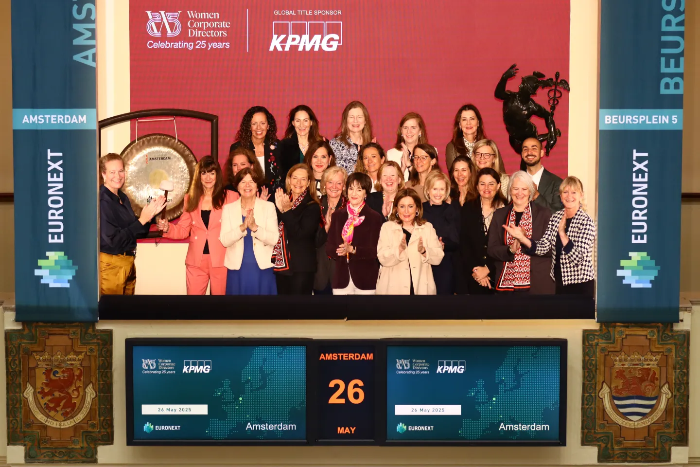 20250526 KPMG rings opening bell Euronext Amsterdam for Women Corporate Directors conference - Euronext Amsterdam