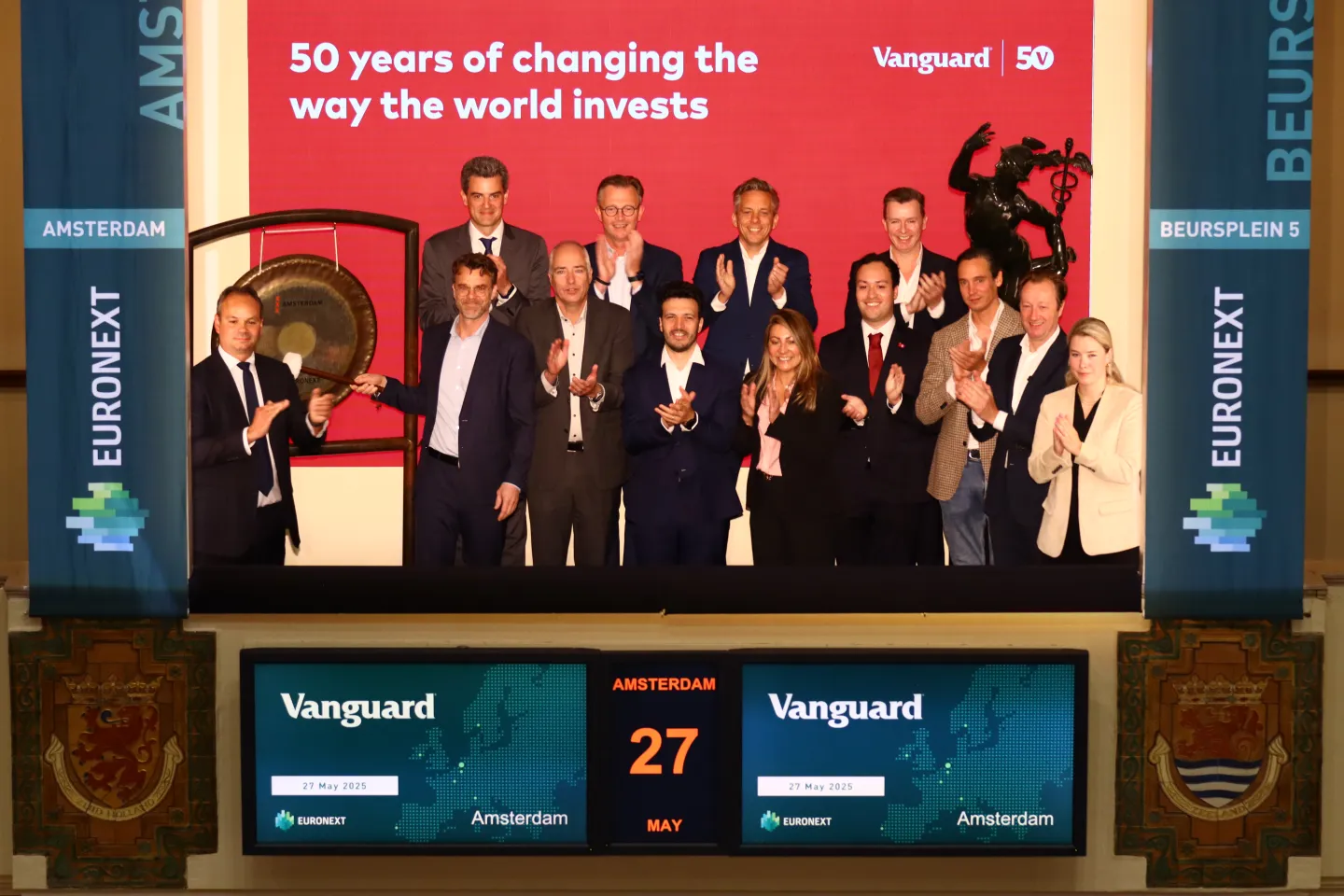 20250527 Bell ceremony Vanguard - Euronext Amsterdam