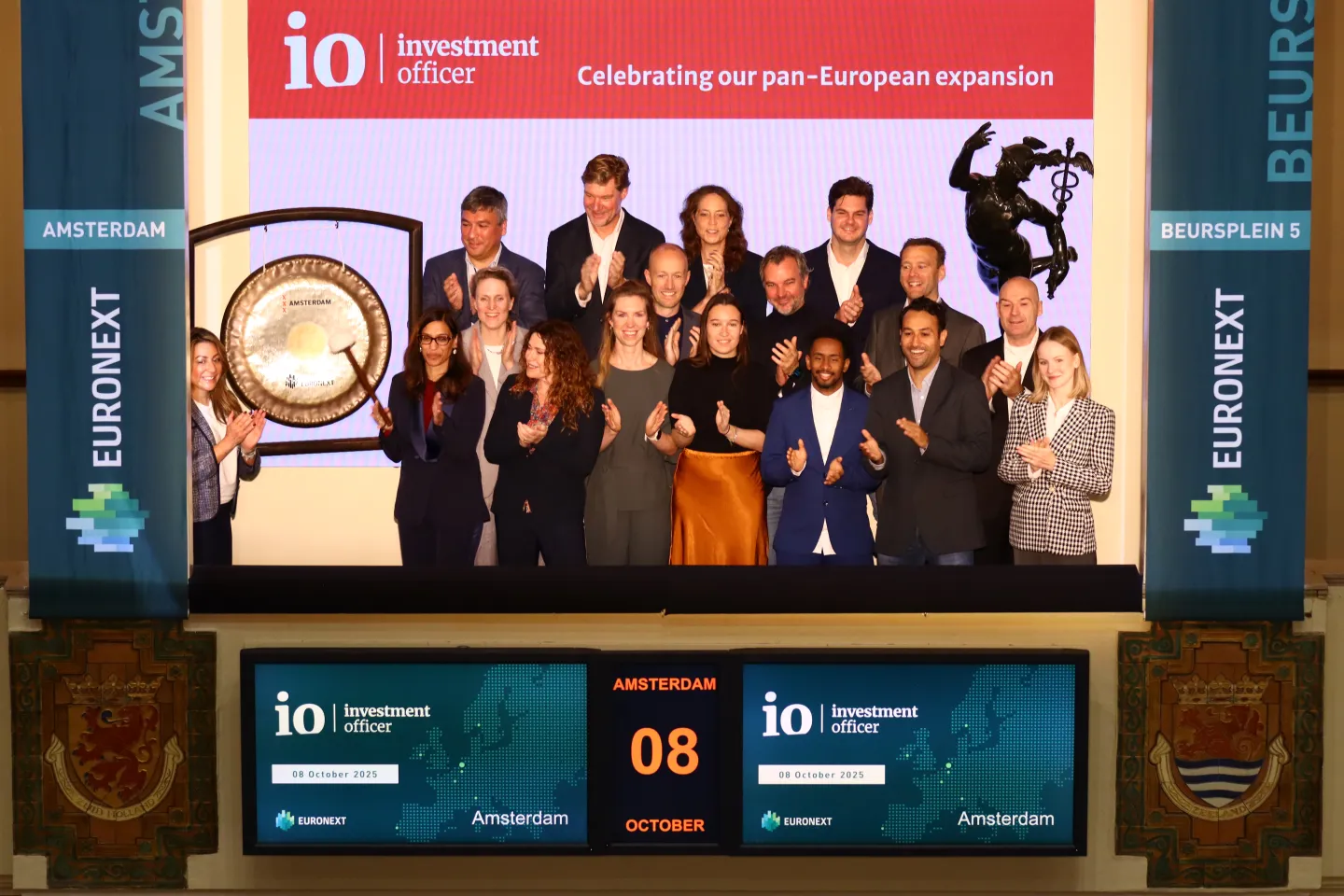 Investment Officer expands with new international editions with gong ceremony at Amsterdam Euronext