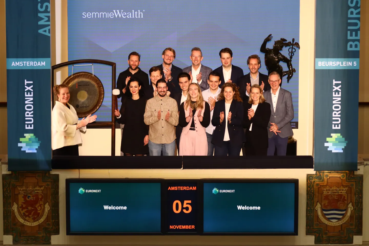 Semmie Wealth gong ceremony