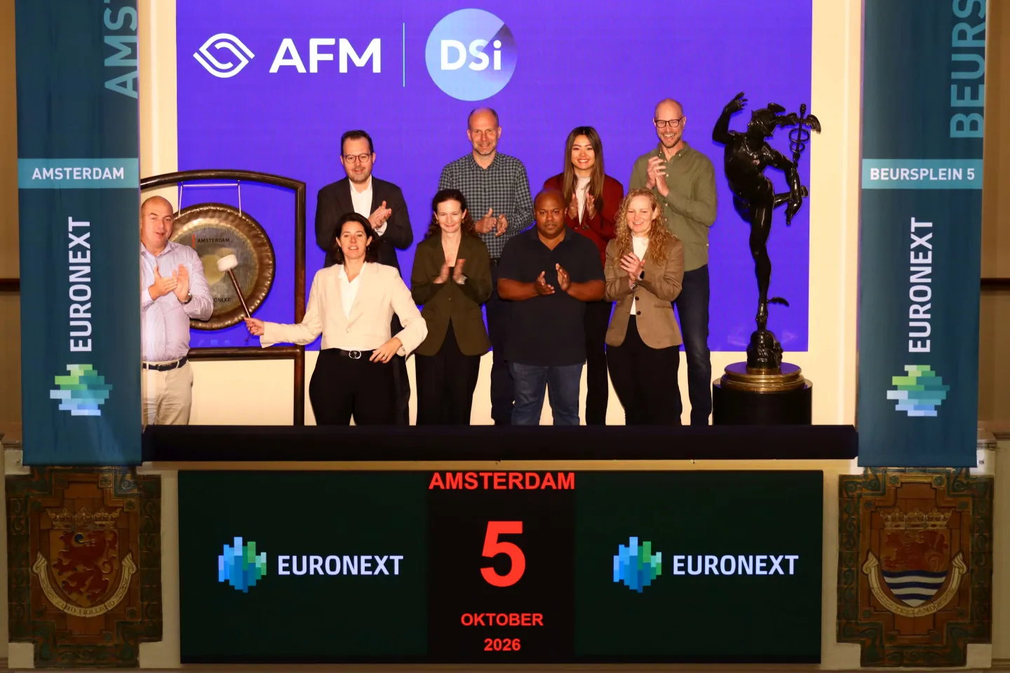 AFM and Stichting DSI celebrate renewed covenant