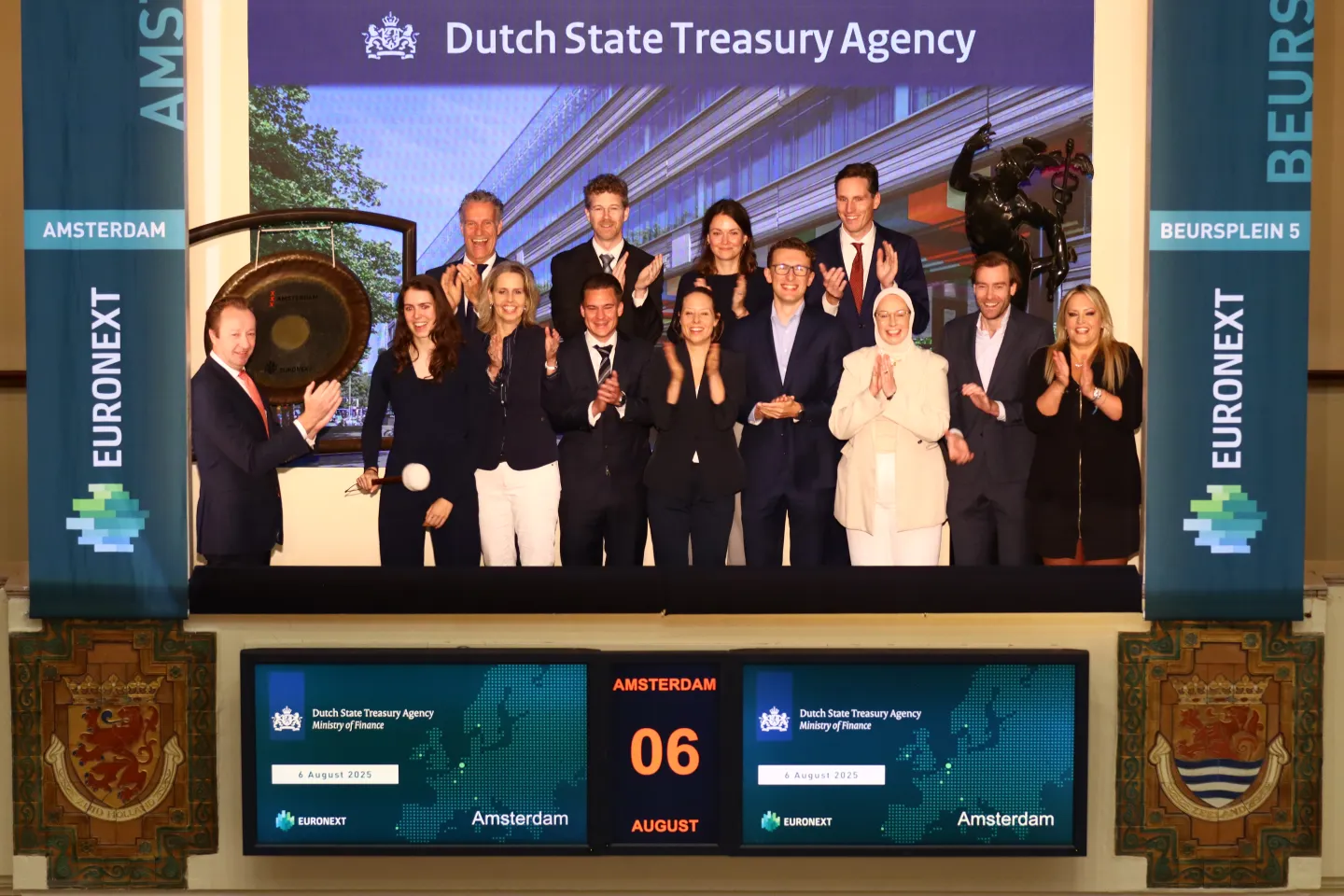 Dutch Ministry of Finance gong ceremony DTC issues tradable