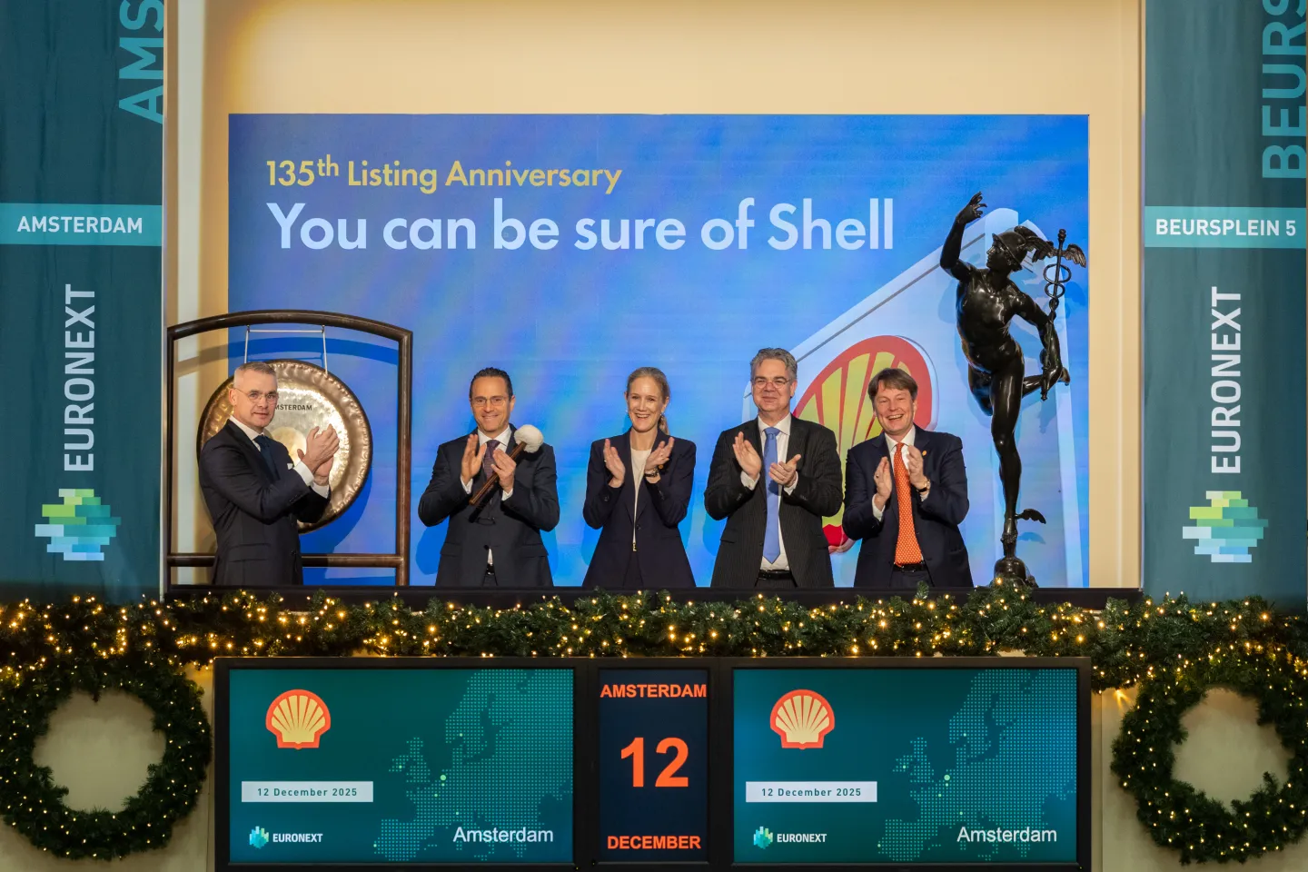 Shell celebrates 135 years of listing with a gong ceremony at Euronext Amsterdam