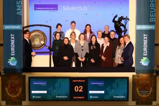 DNB celebrates 5 years of DNB Silver Club with a gong ceremony